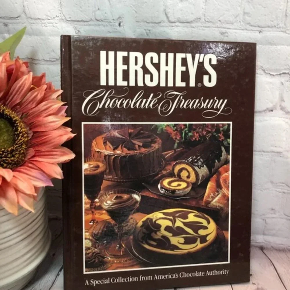 Vintage 1984 HERSHEY'S CHOCOLATE TREASURY cookbook chocolate lover